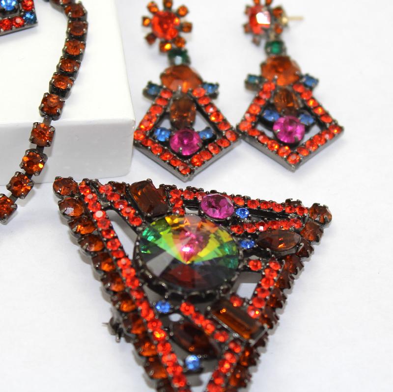 Front view of Orange Baguettes Rivoli/Margarita Brooch