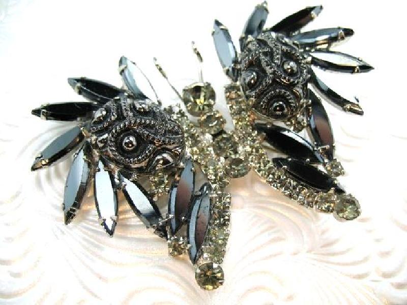 Front view of Hematite Cabochons Molded/Cut Brooch