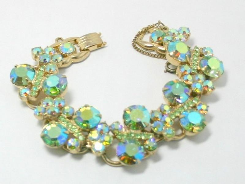 Front view of Green Chatons Only Bracelet 5 Link