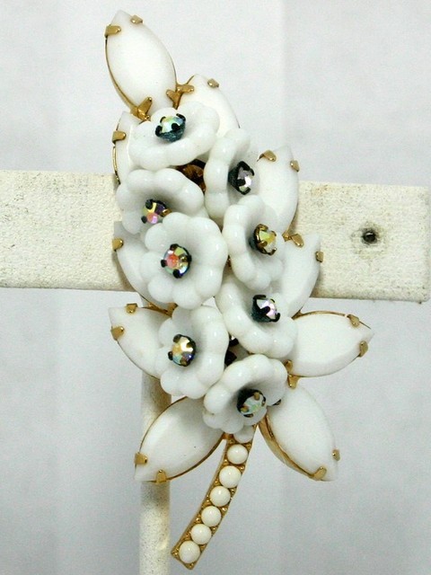 Front view of White (chalk Or Milk) Navettes Brooch