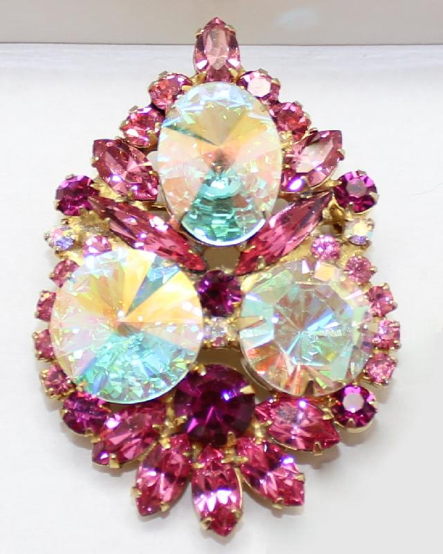 Front view of Pink Oval Rivoli/Margarita Pin Pendant