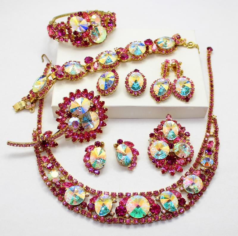 Front view of Pink Oval Rivoli/Margarita Necklace