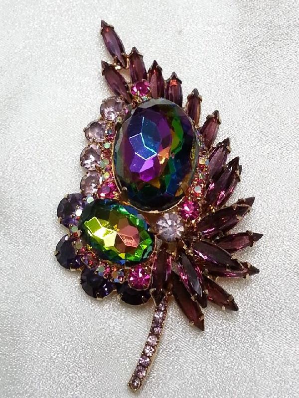 Front view of Purple (cardinal) Oval Multi-Color/Shaded Brooch