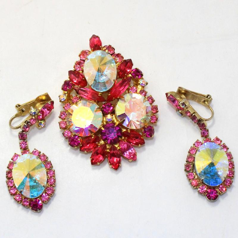 Front view of Pink Navettes Rivoli/Margarita Pin Pendant