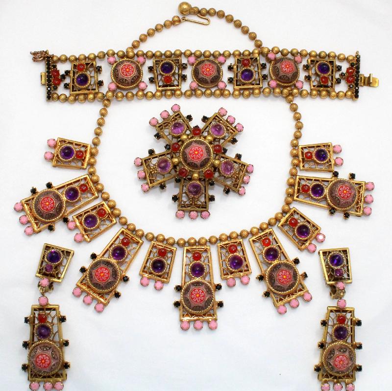 Front view of Pink Cabochons Multi-Color/Shaded Necklace