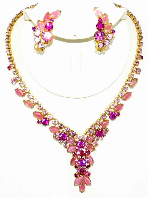 Front view of Pink Navettes Earrings Clip