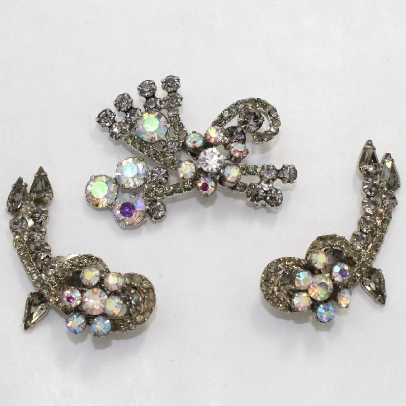 Front view of Gray (black Diamond) Pear Earrings Clip