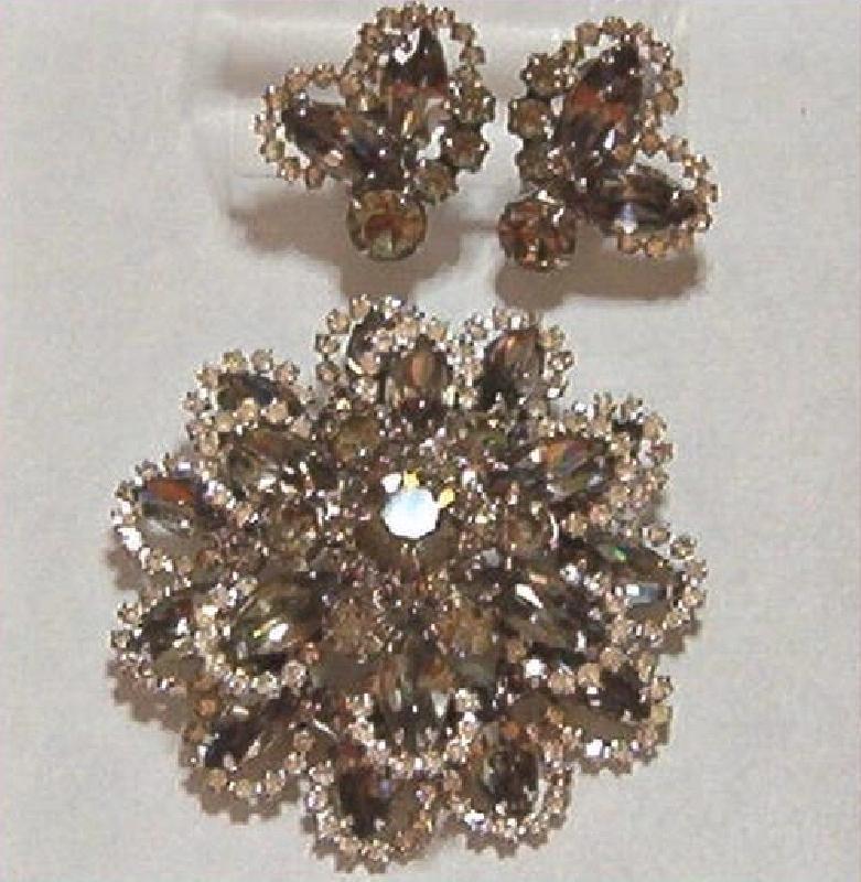 Front view of Gray (black Diamond) Navettes Brooch