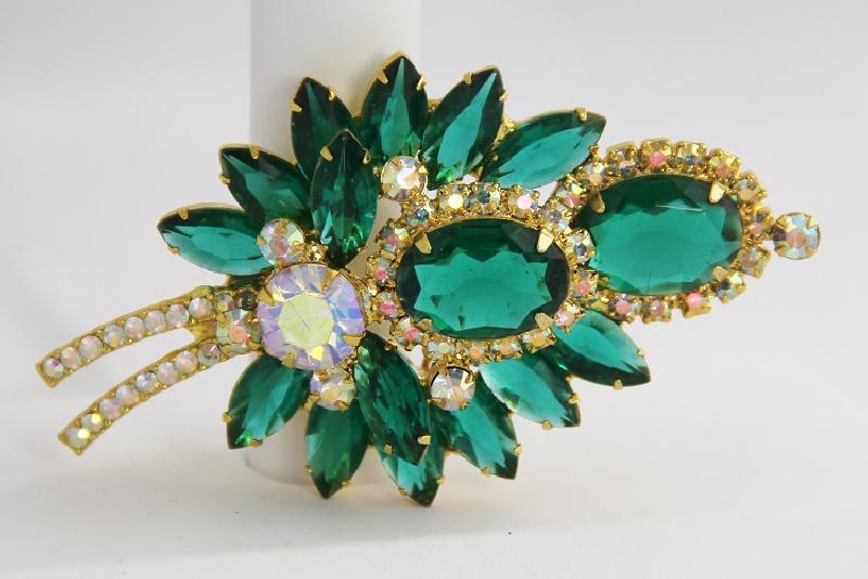 Front view of Green Oval Brooch