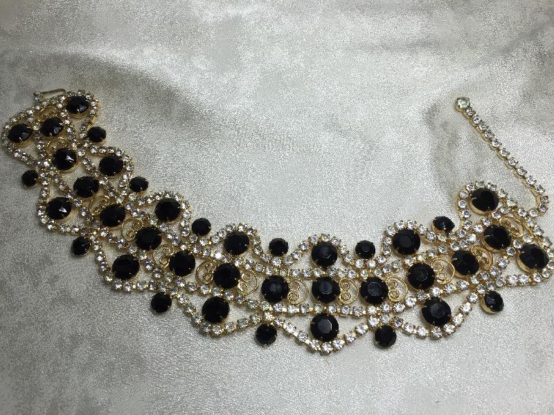 Front view of Black (jet) Chatons Only Necklace
