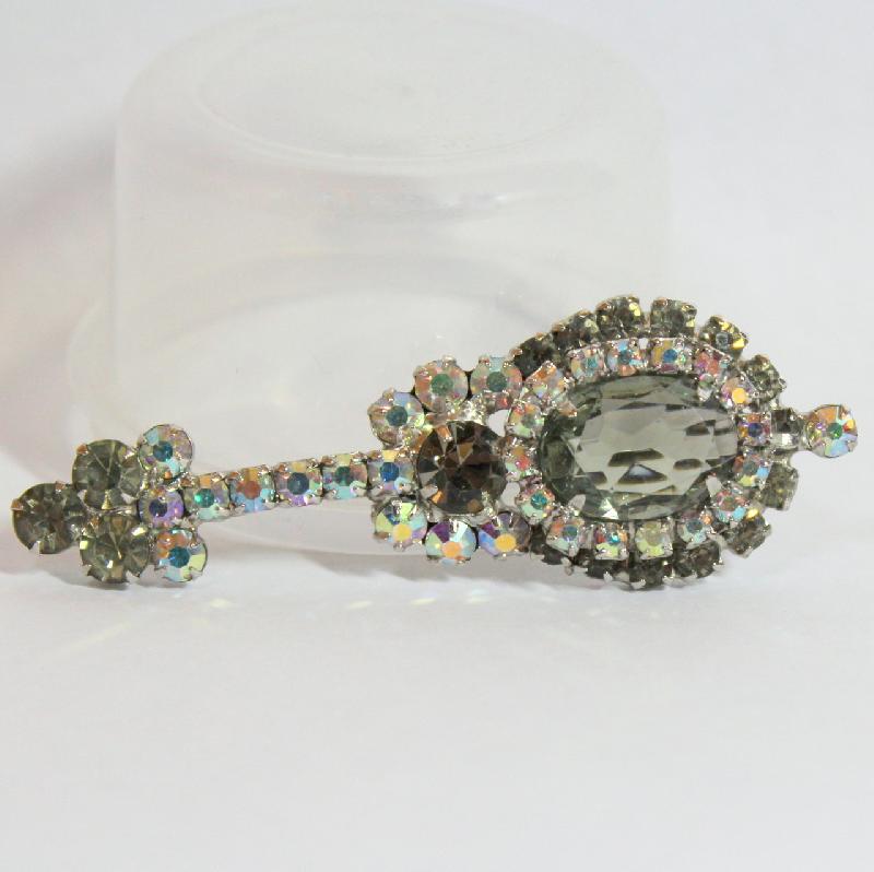 Front view of Gray (black Diamond) Oval Brooch