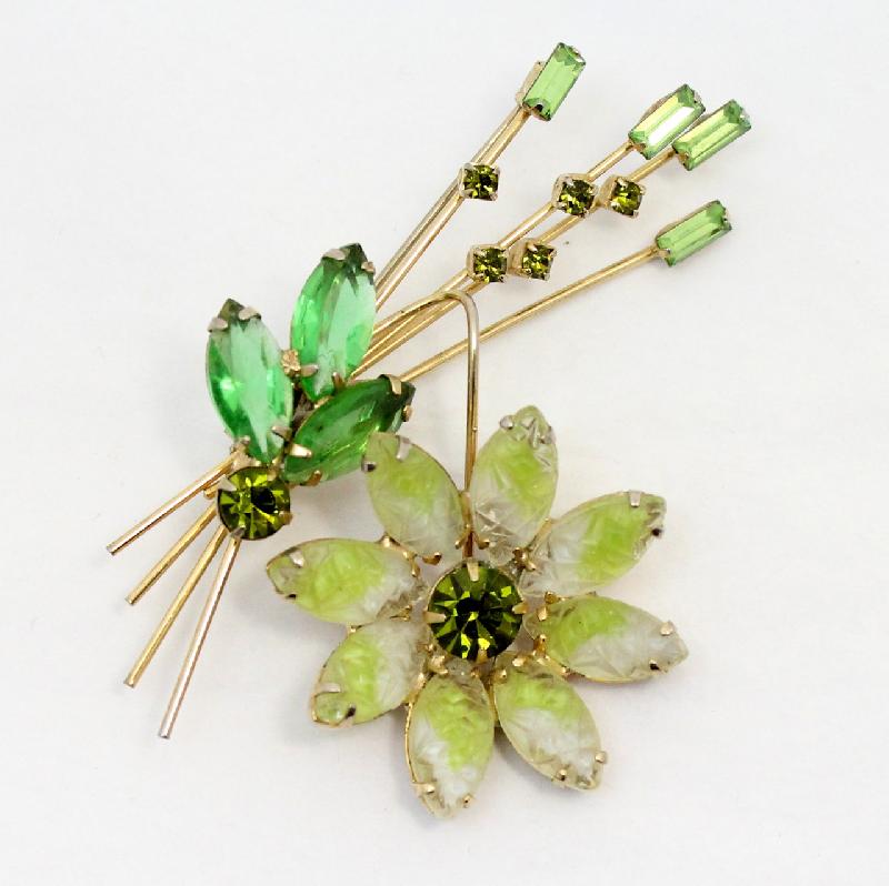 Front view of Green Baguettes Givre Brooch