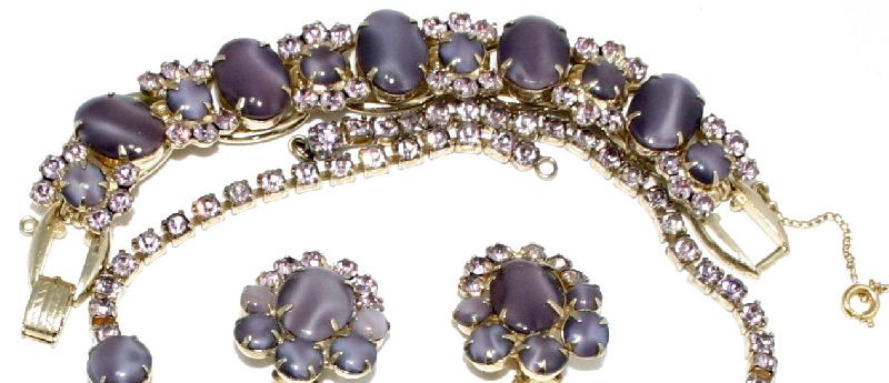 Front view of Purple (cardinal) Cabochons Bracelet 5 Link
