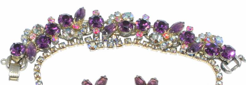 Front view of Purple (cardinal) Navettes Bracelet 5 Link