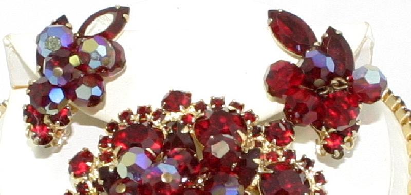 Front view of Red Navettes Earrings Clip
