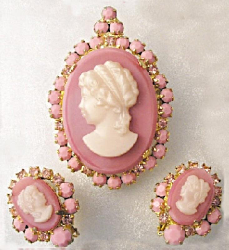 Front view of Pink Oval Molded/Cut Earrings Clip