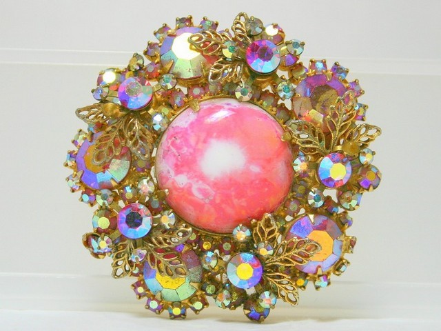 Front view of Pink Cabochons Multi-Color/Shaded Brooch