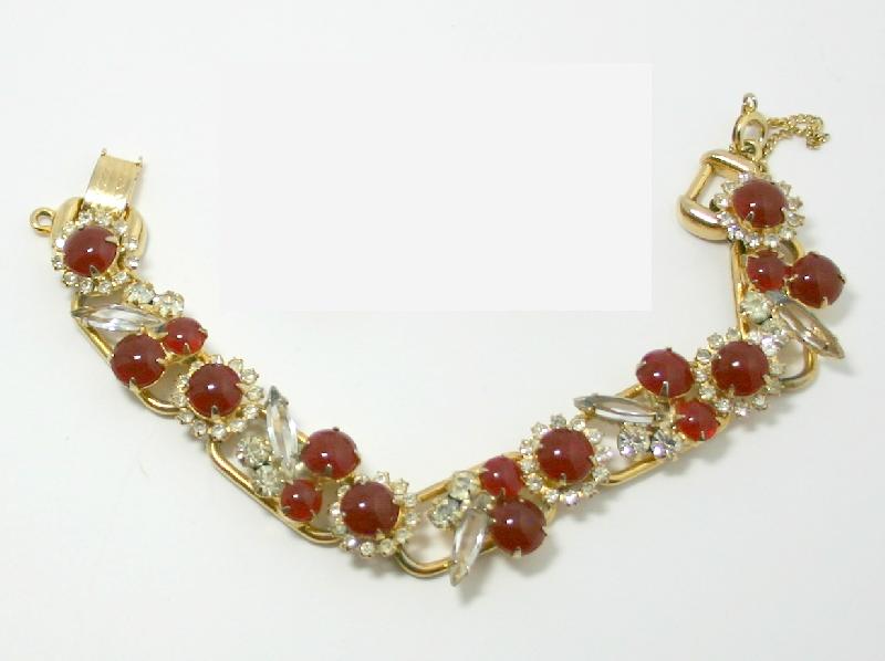Front view of Red Cabochons Bracelet 5 Link