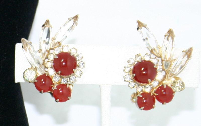 Front view of Red Cabochons Earrings Clip