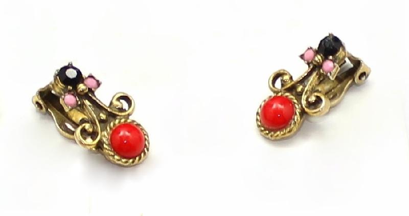 Front view of Red Cabochons Earrings Clip