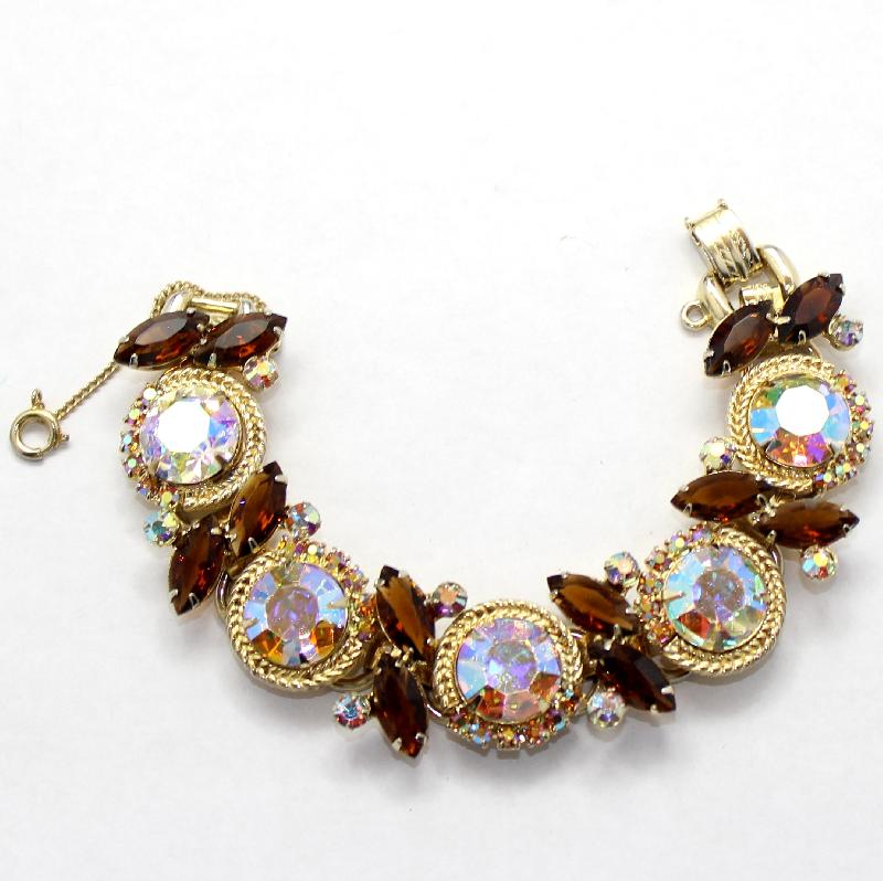 Front view of Topaz Navettes Bracelet 5 Link