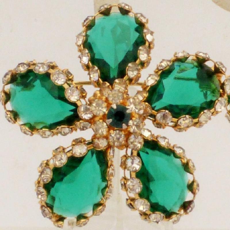 Front view of Green Framed Disks Brooch