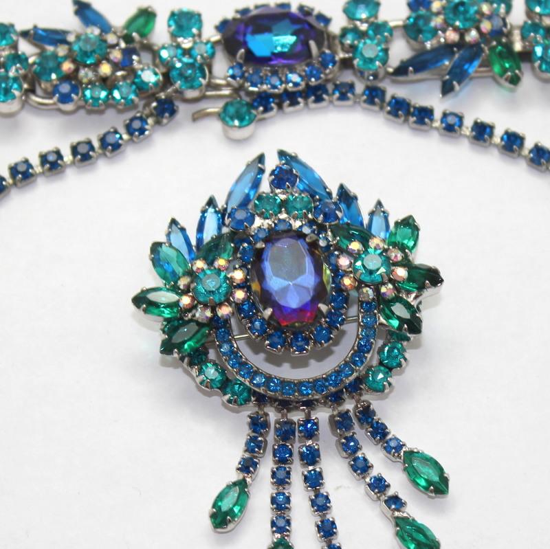 Front view of Blue Oval Multi-Color/Shaded Pin Pendant