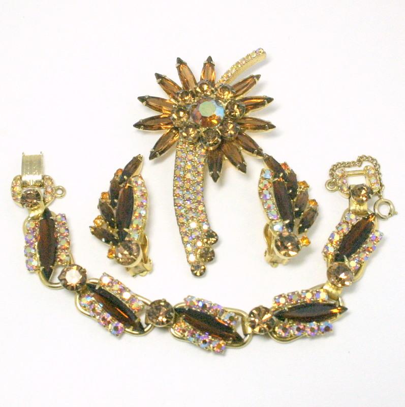 Front view of Topaz Navettes Bracelet 5 Link