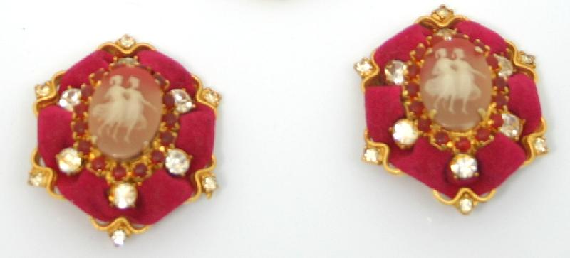 Front view of Red Cabochons Earrings Clip