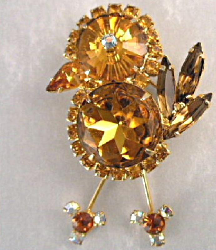 Front view of Topaz Dentelle Rivoli/Margarita Brooch