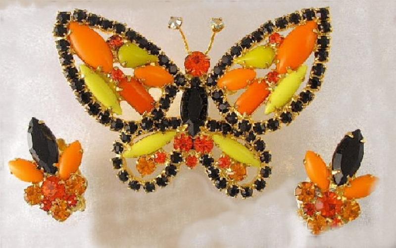 Front view of Orange Cabochons Brooch