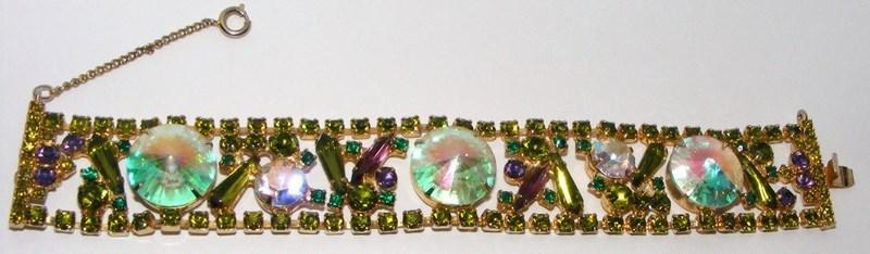 Front view of Green Spear Rivoli/Margarita Bracelet Flat Push In
