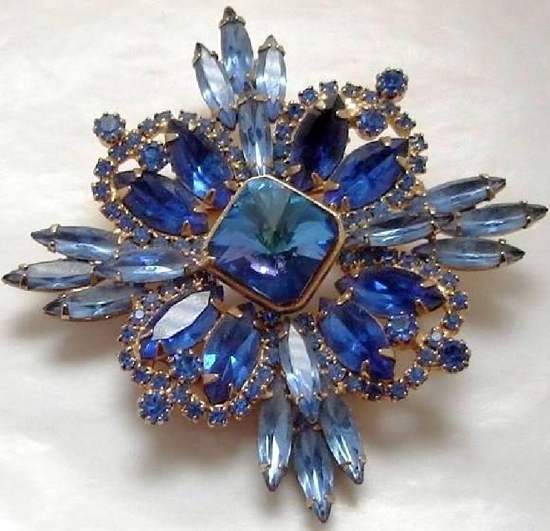 Front view of Blue Square Rivoli/Margarita Brooch