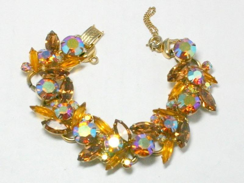 Front view of Topaz Navettes Bracelet 5 Link