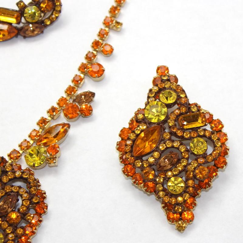 Front view of Topaz Baguettes Pin Pendant