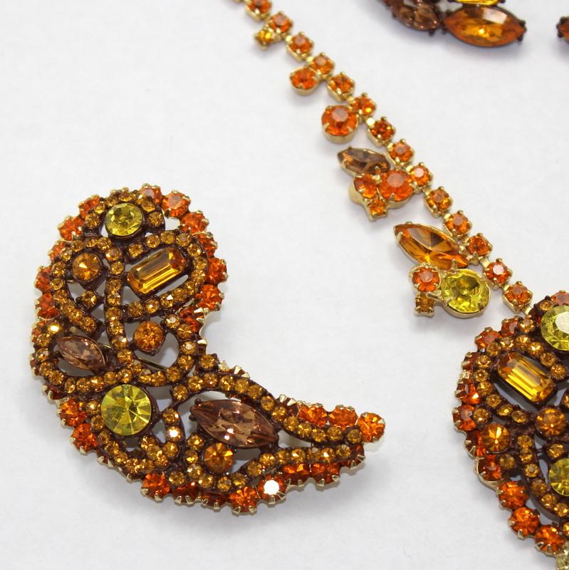 Front view of Topaz Baguettes Brooch