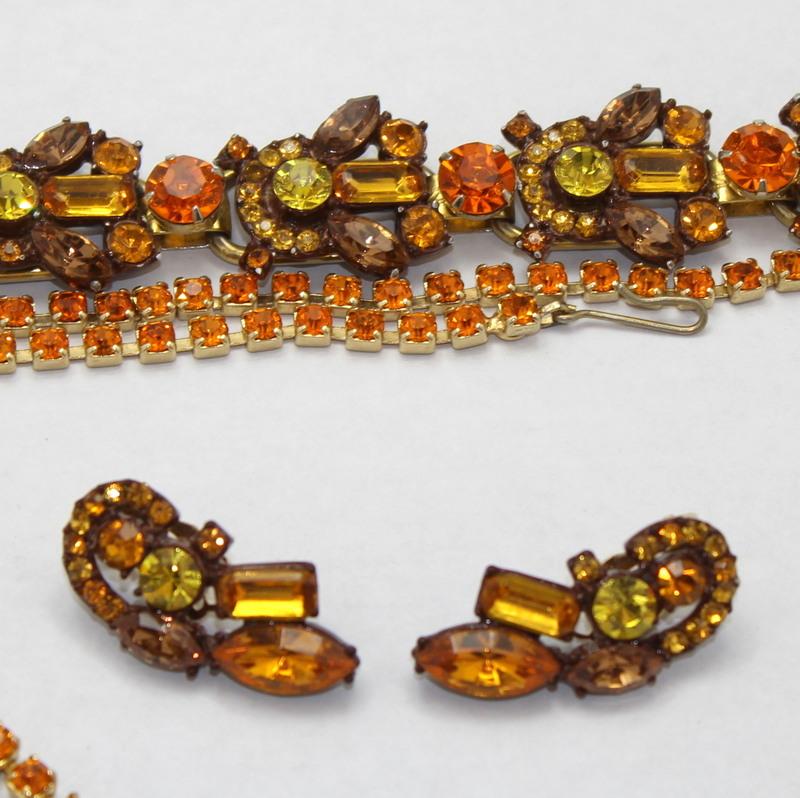 Front view of Topaz Baguettes Earrings Clip