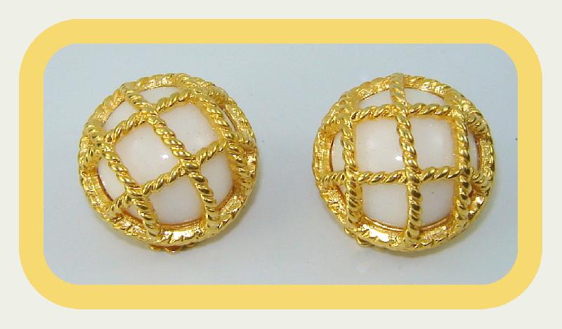 Front view of White (chalk Or Milk) Cabochons Plastic Earrings Clip