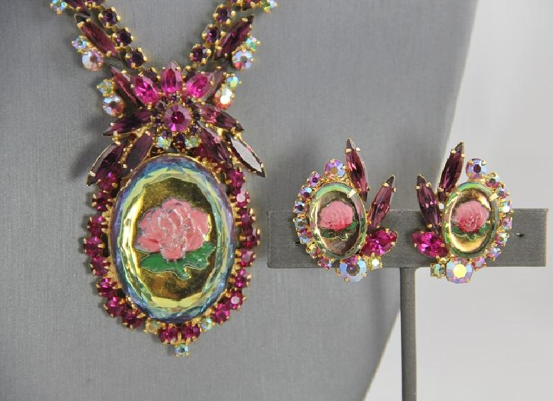 Front view of Pink Oval Earrings Clip