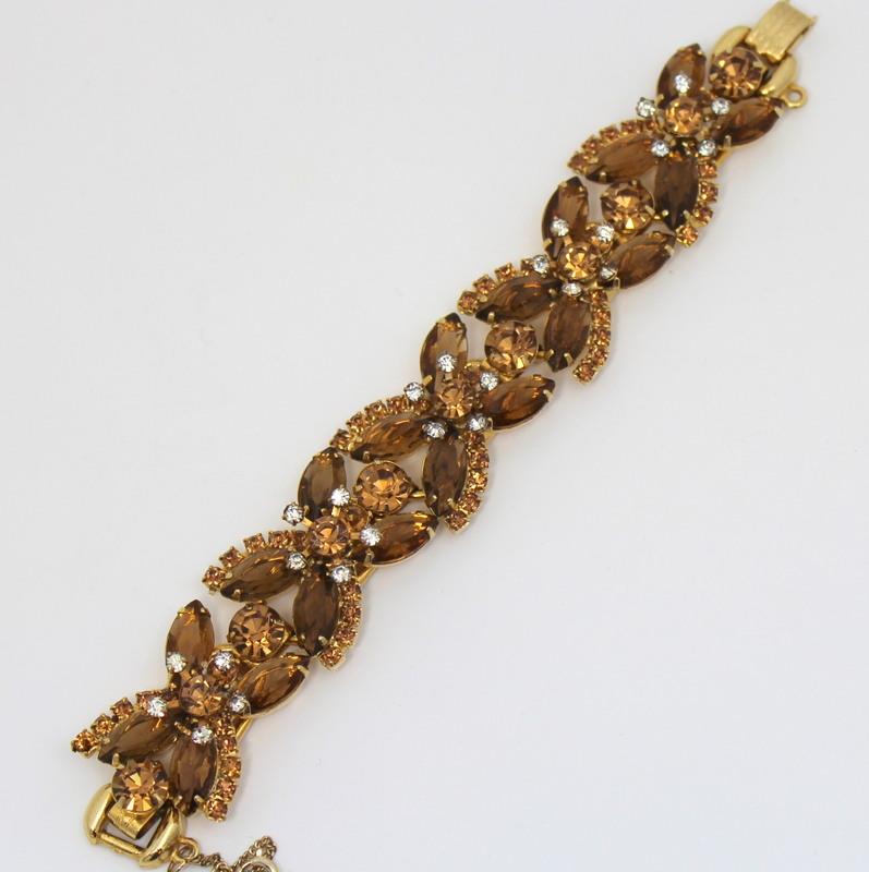 Front view of Topaz Navettes Bracelet 5 Link