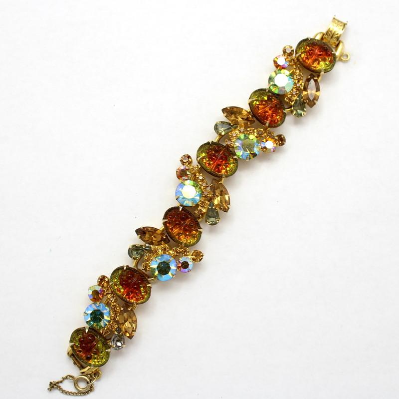 Front view of Topaz Cabochons Molded/Cut Bracelet 5 Link