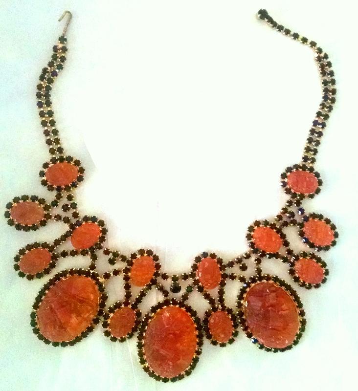 Front view of Topaz Cabochons Molded/Cut Necklace