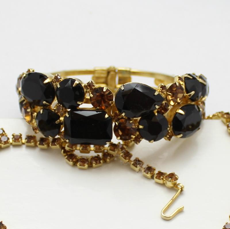 Front view of Topaz Emerald Cut Bracelet Clamper