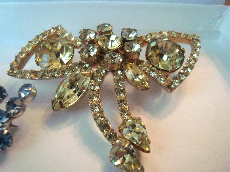 Front view of Yellow Pear Brooch