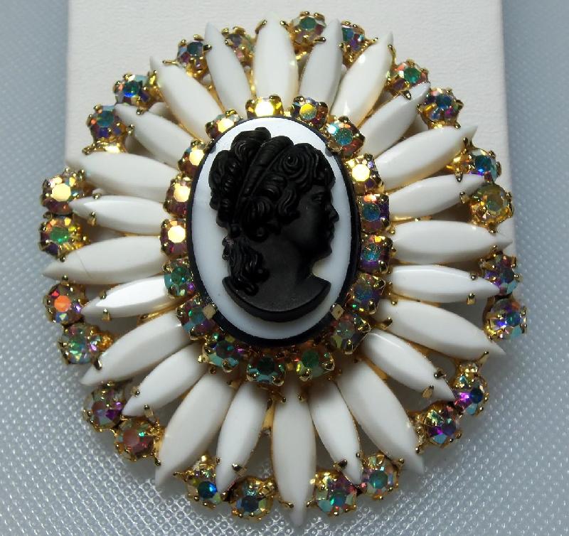 Front view of White (chalk Or Milk) Navettes Pin Pendant