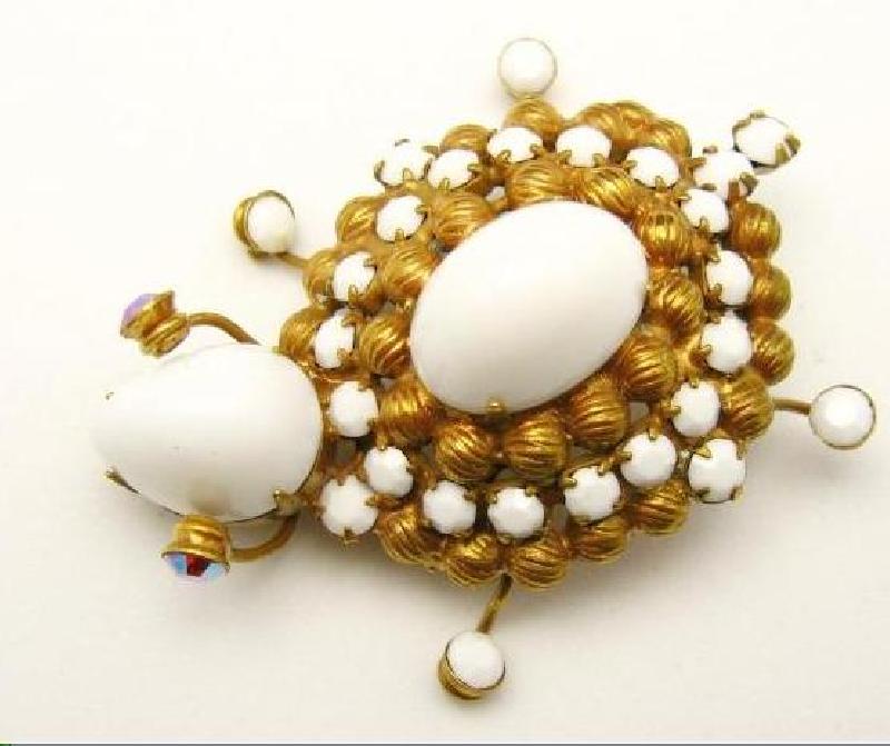 Front view of White (chalk Or Milk) Cabochons Plastic Brooch