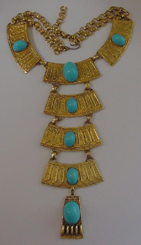 Front view of Turquoise Cabochons Plastic Necklace