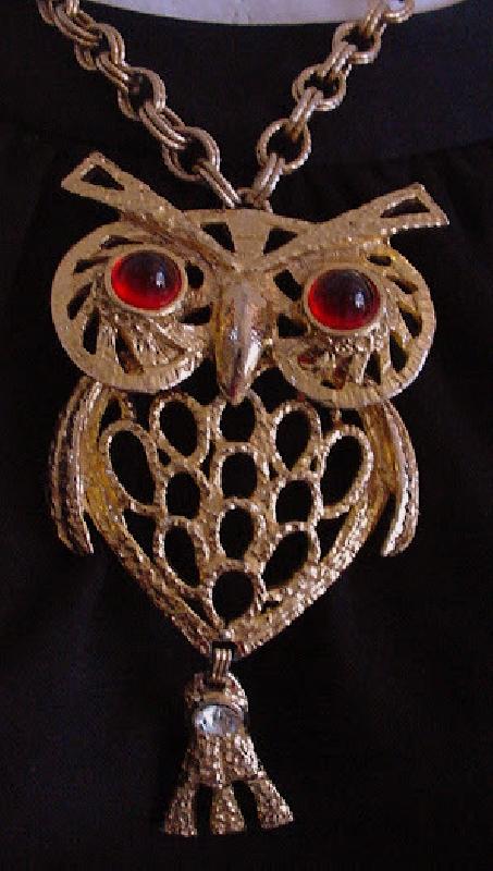 Front view of Red Cabochons Pendant