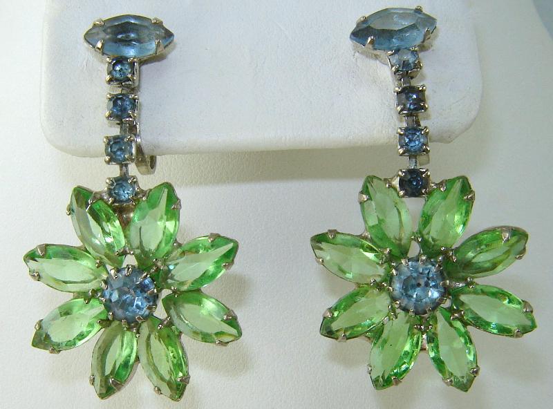 Front view of Green Navettes Earrings Clip
