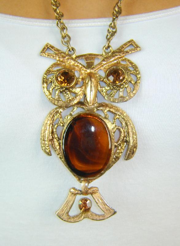 Front view of Topaz Cabochons Plastic Pendant